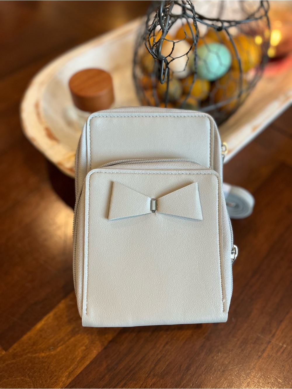 Cream Bow Accent Crossbody Bag — Chic Everyday Carry